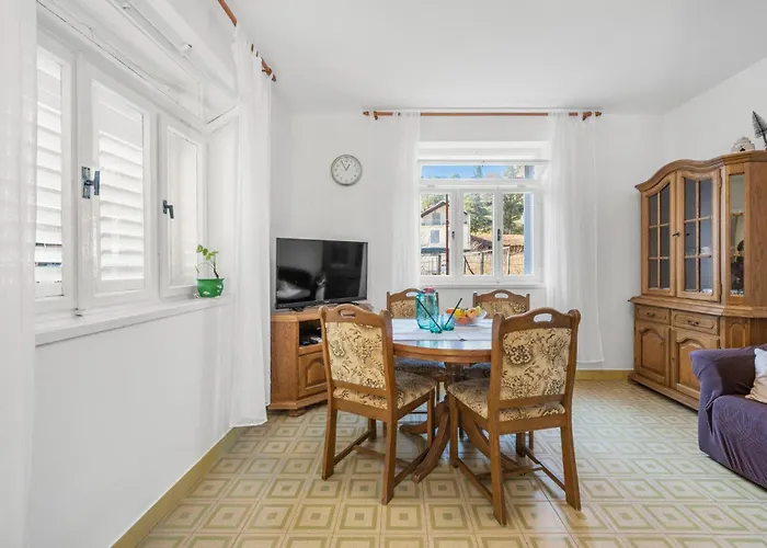 Lovely In With Wifi Hébergement de vacances *