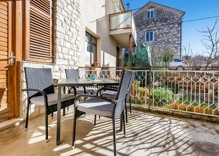 Lovely In With Wifi Hébergement de vacances *